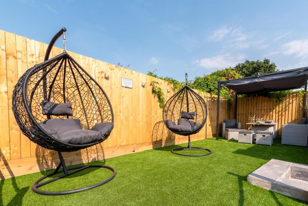 Exquisite Cardiff Apartments- With Garden Lounge & Games Room Екстер'єр фото