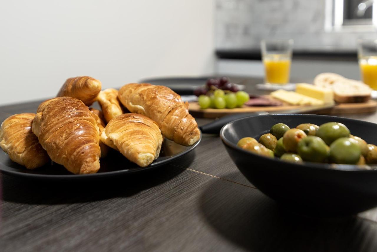 Exquisite Cardiff Apartments- With Garden Lounge & Games Room Екстер'єр фото