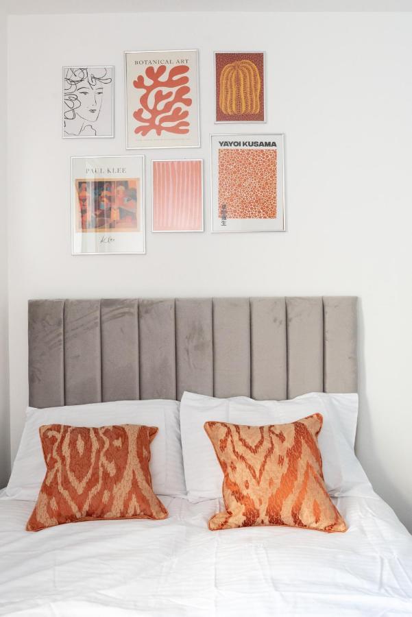 Exquisite Cardiff Apartments- With Garden Lounge & Games Room Екстер'єр фото