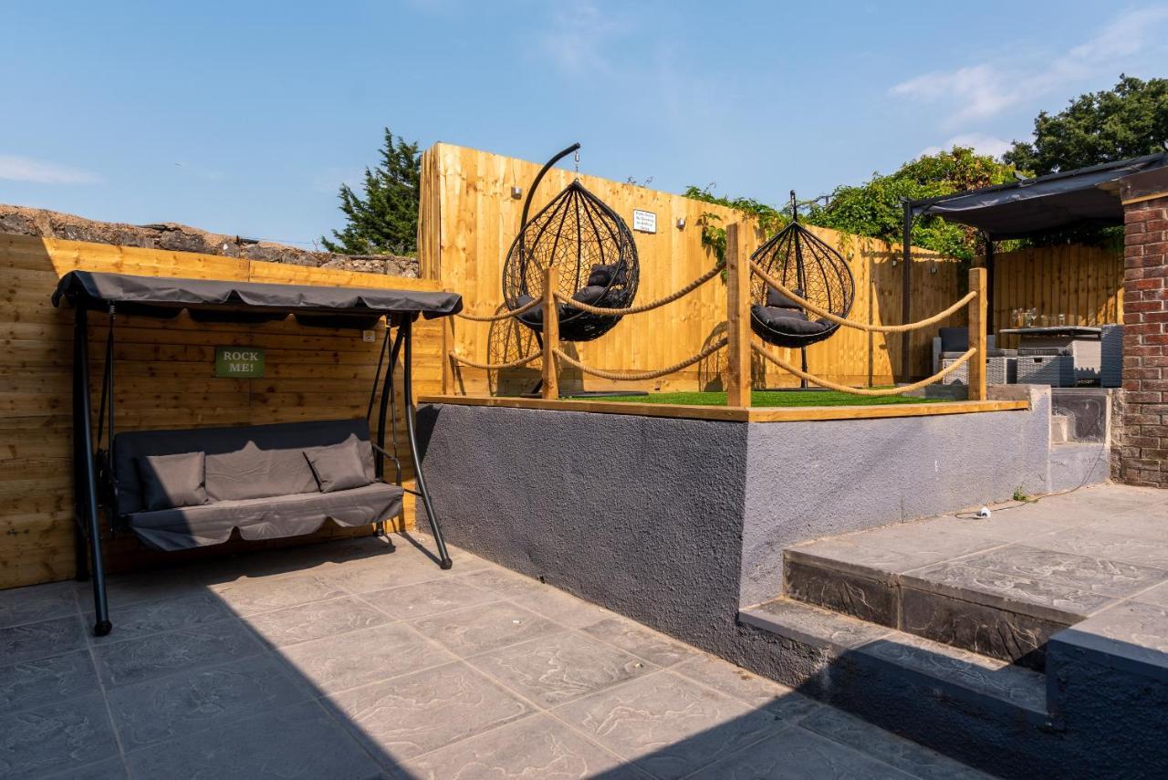 Exquisite Cardiff Apartments- With Garden Lounge & Games Room Екстер'єр фото